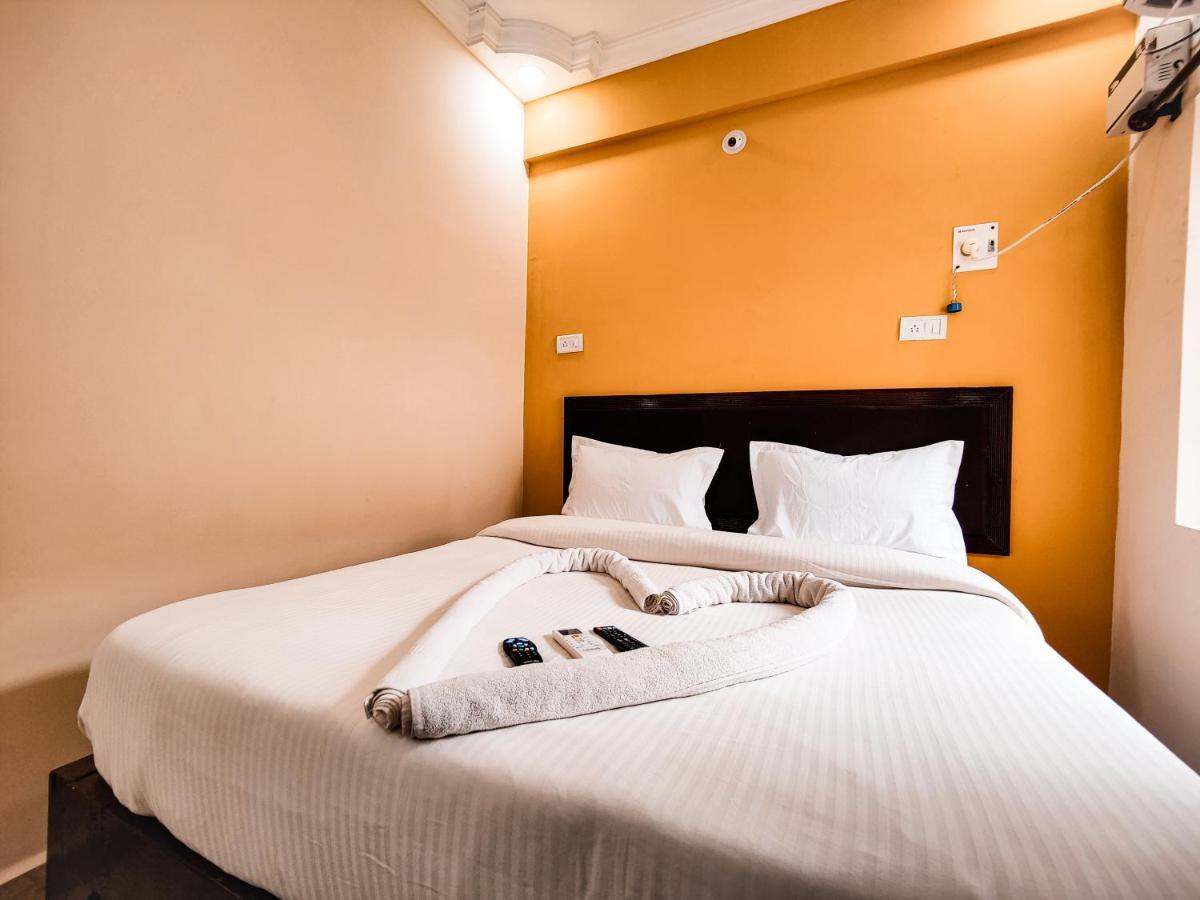 Hotel Candolim Aloft Екстер'єр фото